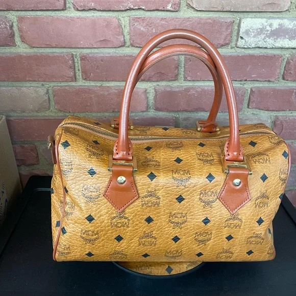 🔥
MCM
Logo 🔥Leather 🔥Printed 🔥Handle 🔥Bag🔥 - Picture 9 of 9